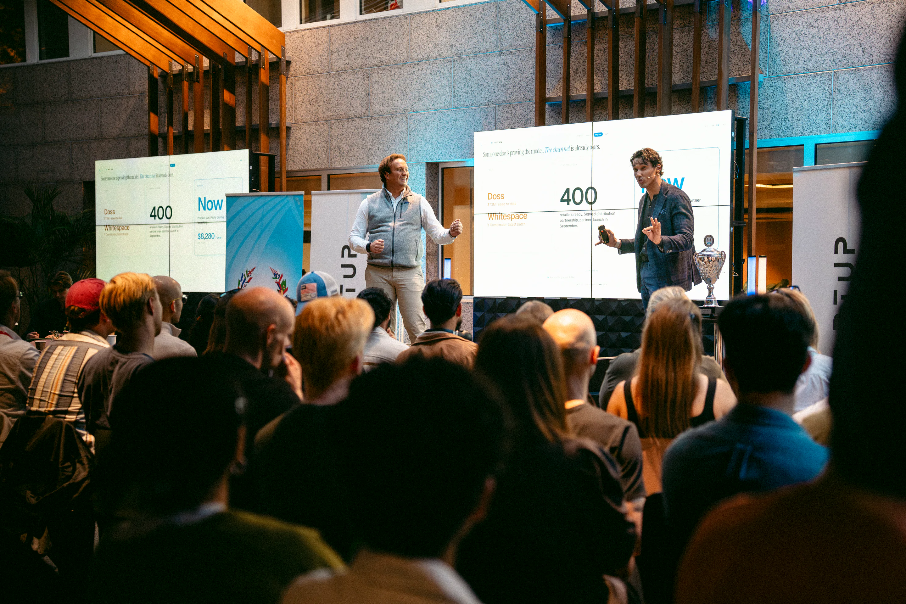 Publikum følger en pitch under Snartup Festival 2026 på Epicenter